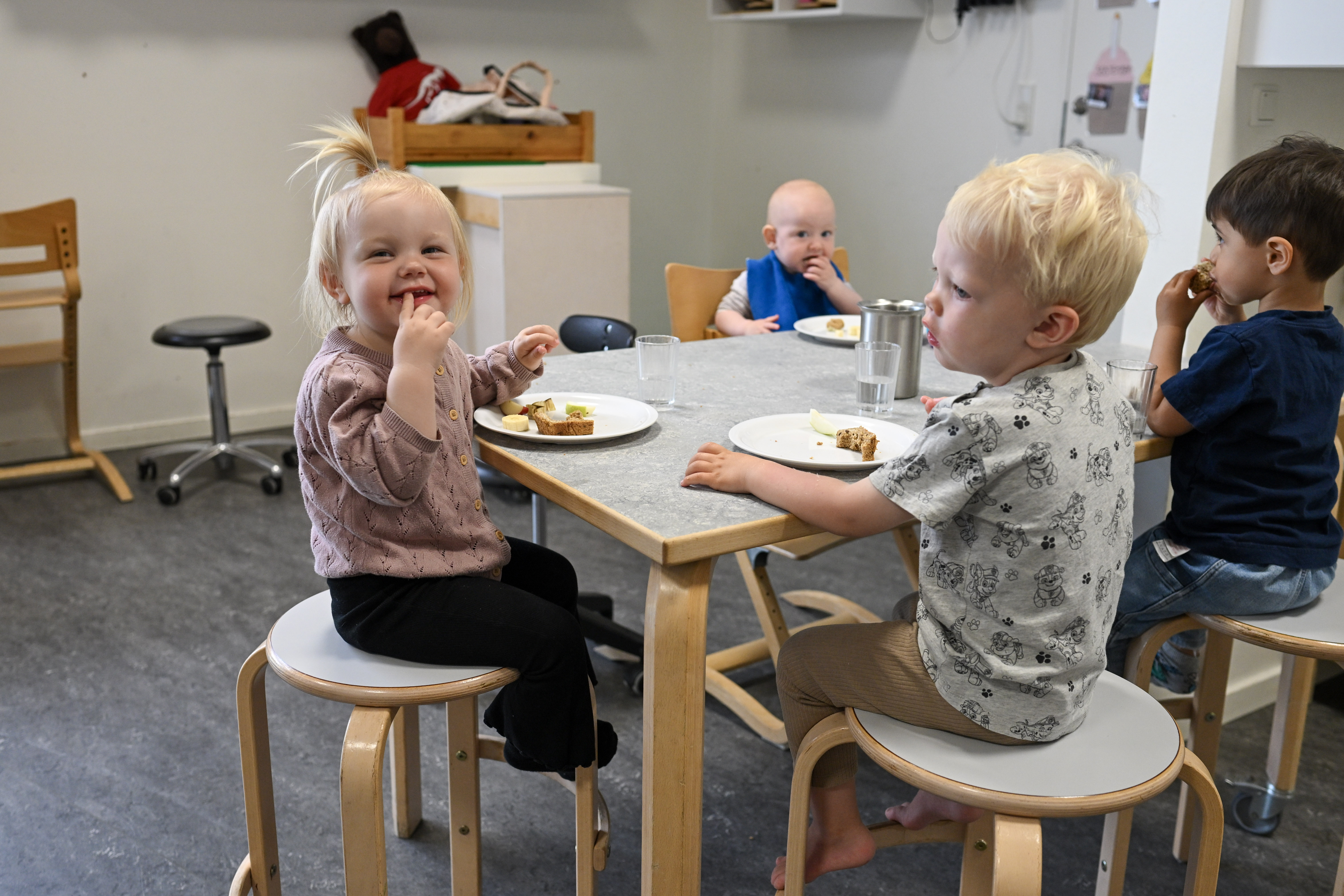 Vuggestuebørn spiser